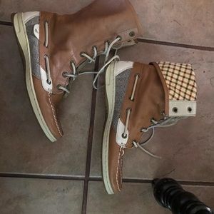Sperry boots size 8